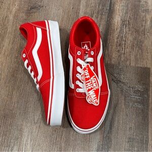 NWT Vans Ward Low Red White Skater Shoes 3.5 Youth